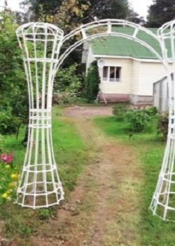 изображение фото: опора для цветов в виде арки фото: опора для цветов в виде арки